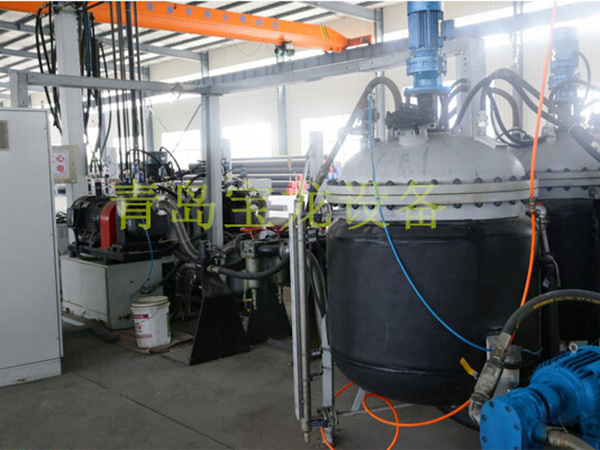 如何处理上海聚氨酯发泡机中的大气泡问题